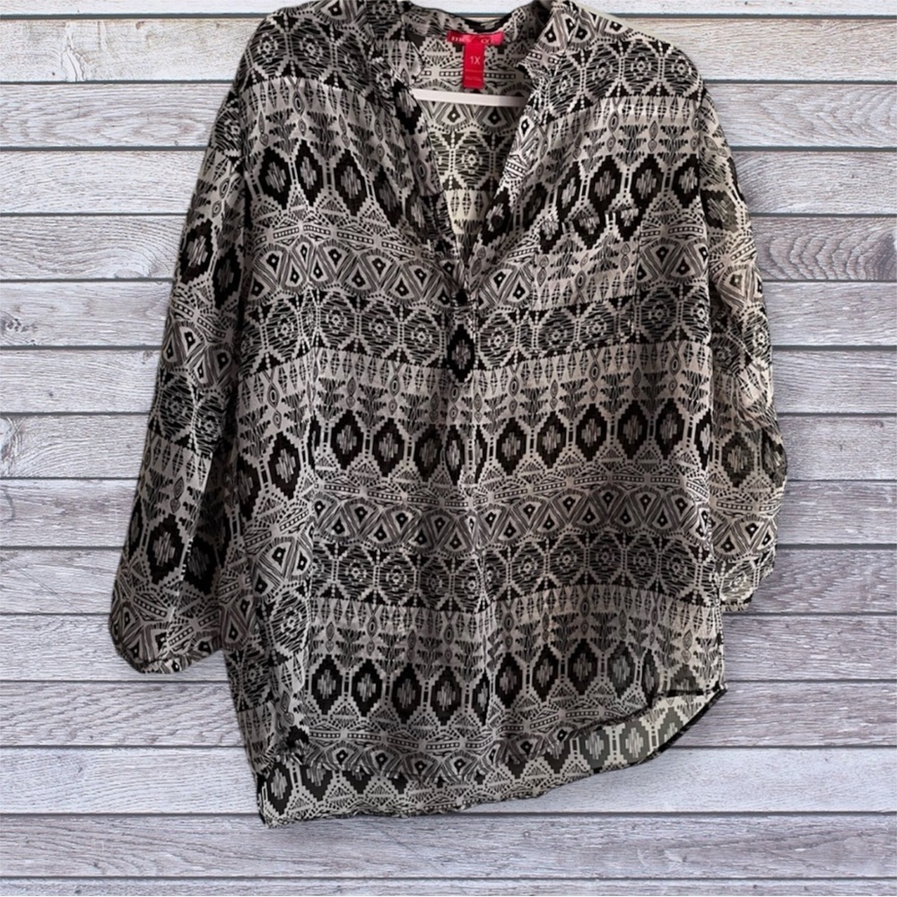 Mix & Co long sleeve black and white sheer top 1x